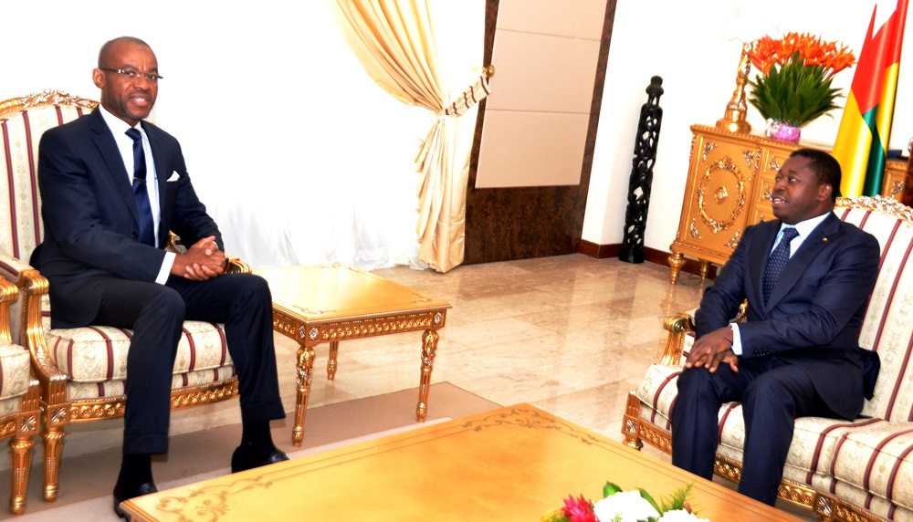 L’ambassadeur du Gabon fait ses adieux au chef de l’Etat Le Président de la République SEM Faure Essozimna Gnassingbé a reçu, ce 26 juin 2019, l’ambassadeur du Gabon au Togo, Dr Sylver Aboubakar Minko-Mi-Nsème, en fin de mission.