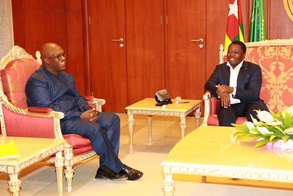 Un émissaire de Conakry chez le chef de l’Etat Le Président de la République SEM Faure Essozimna Gnassingbé a reçu, ce 22 juin 2019, le ministre d’Etat Tibou Kamara, Conseiller spécial du Président guinéen SEM Alpha Condé.