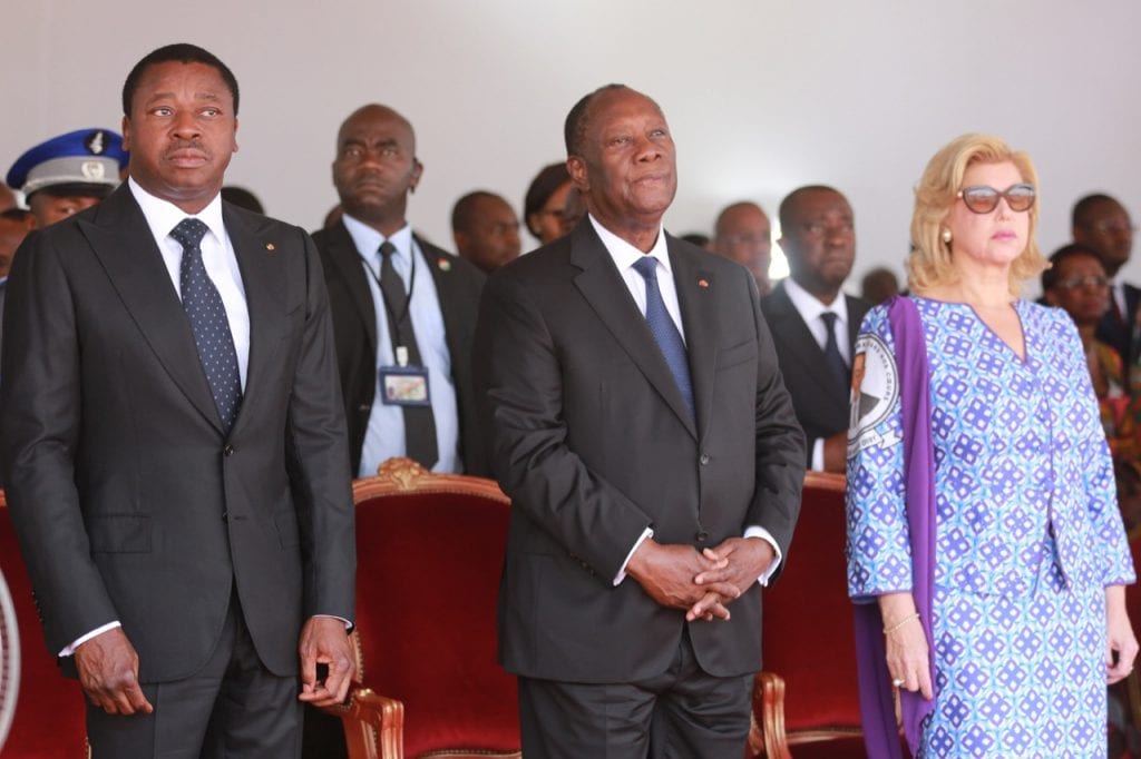 Le Président de la République SEM Faure Essozimna Gnassingbé a assisté aux côtés de son homologue ivoirien SEM Alassane Ouattara, ce samedi 14 mars 2020 à Yamoussokro, aux cérémonies du dernier hommage à feu Charles Koffi Diby, ancien président du Conseil économique social, environnemental et culturel de la Côte d'Ivoire, rappelé à Dieu le 7 décembre dernier à l’âge de 62 ans.