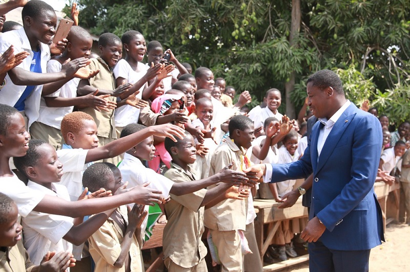 Dans le cadre de l’évaluation des mesures de riposte du nouveau Coronavirus, le Président de la République SEM Faure Essozimna Gnassingbé a pris de nouvelles dispositions en vue de la validation de l’année scolaire et académique en cours.