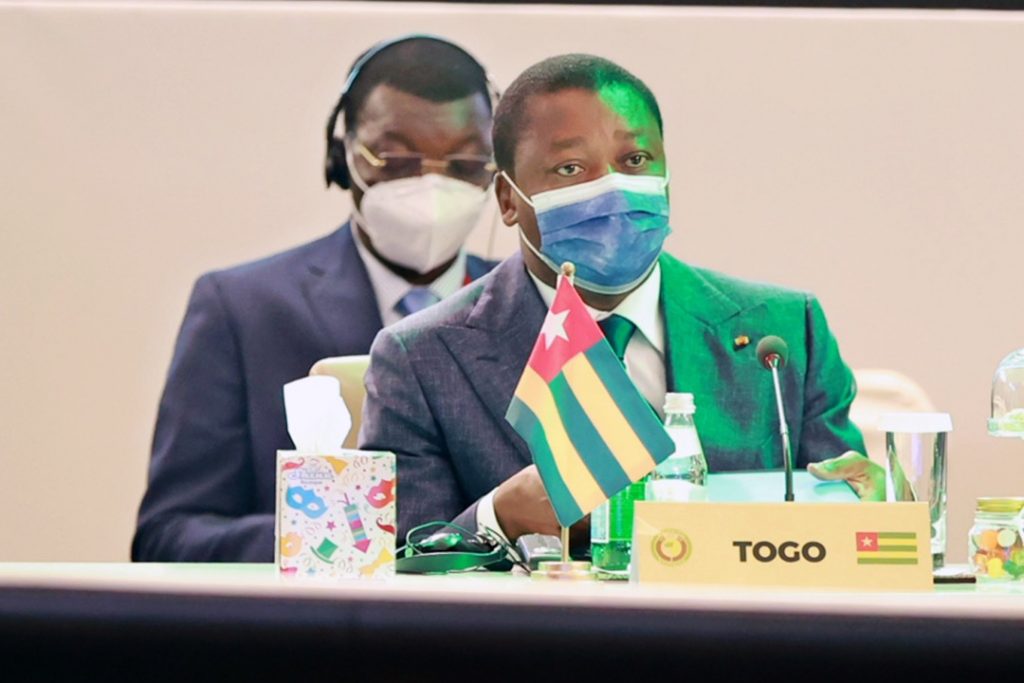 Le Président de la République, Faure Essozimna Gnassingbé et ses pairs de la CEDEAO se sont réunis ce jeudi 3 février 2022 à Accra au Ghana en session extraordinaire consacrée aux récentes évolutions politiques intervenues au Burkina Faso, en Guinée et au Mali.