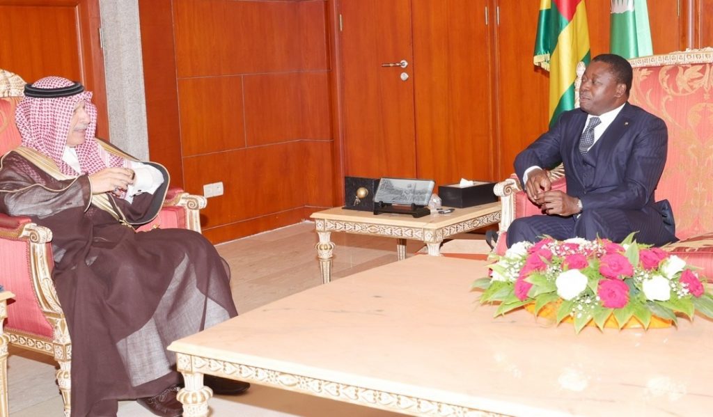 Le Président de la République, Faure Essozimna Gnassingbé a reçu ce lundi 07 mars 2022, une délégation du Royaume d’Arabie Saoudite conduite par Monsieur Ahmed Bin Abdul Aziz Kattan, Conseiller à la Cour royale.