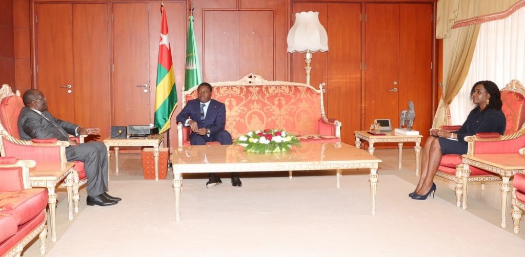 Le Président de la République, Faure Essozimna Gnassingbé s’est entretenu, ce 17 mars 2022, avec Monsieur Tiémoko Meyliet Koné, Gouverneur de la Banque Centrale des États de l’Afrique de l’Ouest (BCEAO), arrivé à Lomé dans le cadre de la session ordinaire du Conseil des ministres de l'Union monétaire ouest-africaine (UMOA).