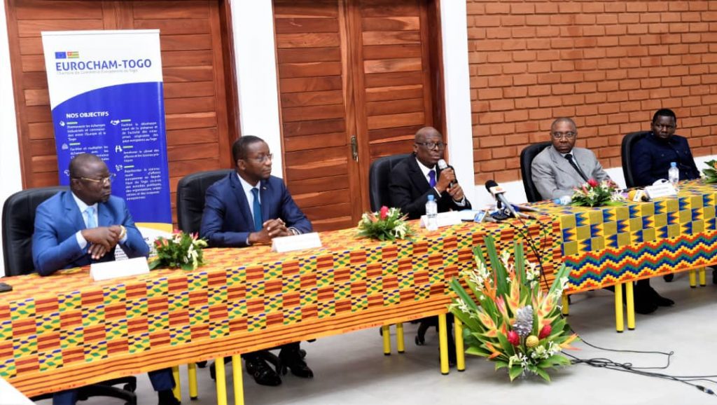 L’Agence-Education-Développement (AED) qui pilote les IFAD a signé ce 16 juin 2022, des conventions de partenariat avec la Chambre de commerce européenne au Togo (Eurocham-Togo) et le Groupement national des entreprises de BTP (GNEBTP), membre du Conseil national du patronat (CNP), en présence du minisitre Conseiller du Président de la République, Pré Simféitchéou