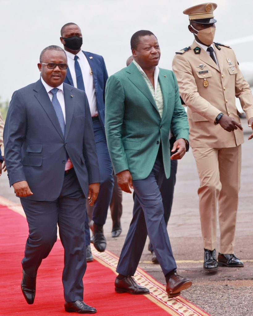 À Pya ce jour, le renforcement de la coopération bilatérale entre la Guinée Bissau et le Togo et les approches de solutions aux défis de la région sont au nombre des sujets abordés lors du tête-à-tête et de la séance de travail élargie aux délégations, à l’occasion de la visite d’amitié et de travail au Togo de Son Excellence Úmaro Sissoco Embaló, Président de la République de Guinée Bissau, Président en exercice de la CEDEAO.