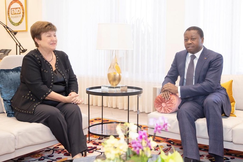 Le Togo jouit incontestablement d’une confiance soutenue auprès des partenaires multilatéraux notamment le Fonds monétaire international et du Groupe de la Banque mondiale grâce à des réformes économiques et financières audacieuses sous le leadership du Président de la République, Faure Essozimna Gnassingbé.