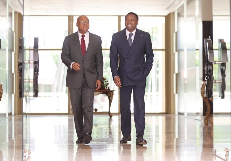 Le Président de la République, Faure Essozimna Gnassingbé s’est entretenu ce 30 novembre 2022 avec le nouveau Gouverneur de la Banque centrale des Etats de l’Afrique de l’ouest (BCEAO), sur les nouveaux défis de l’industrie financière.