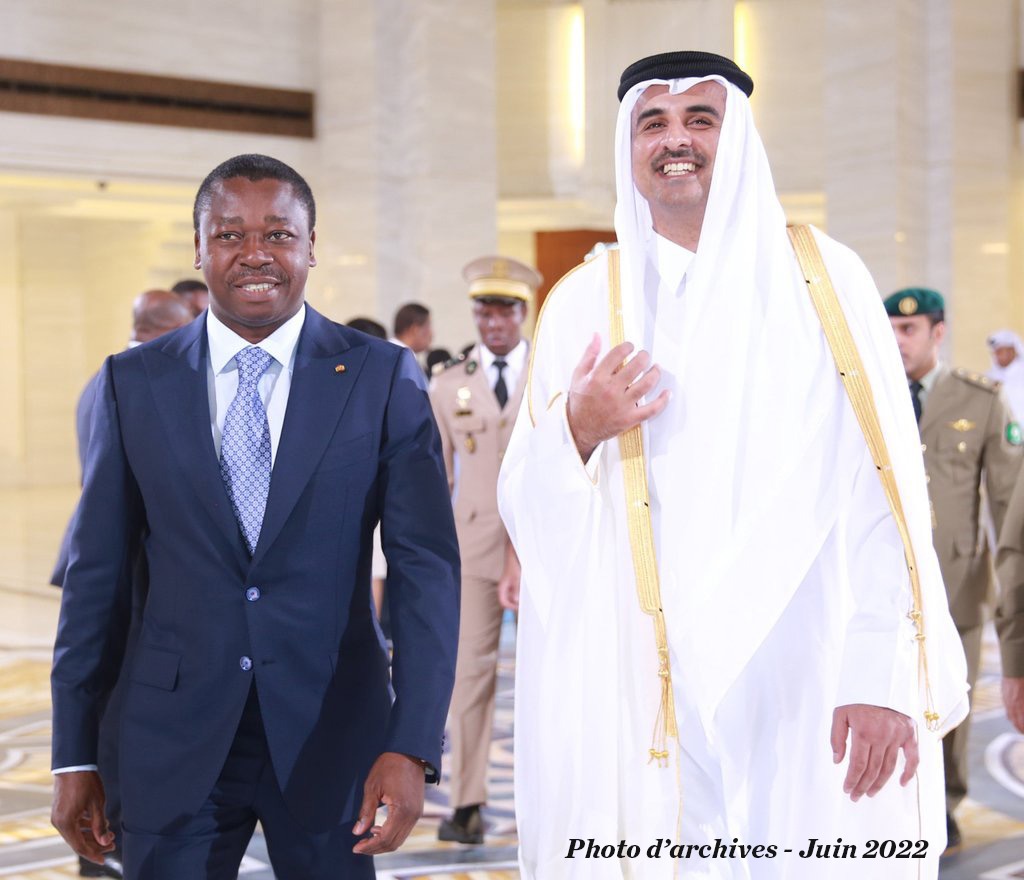 Invité à la finale de la coupe du monde à Doha ce dimanche 18 décembre 2022, le Président de la République s’est également exprimé sur les relations de coopération entre le Togo et le Qatar. Faure Essozimna Gnassingbé a évoqué la convergence de vues avec Son Altesse l’Emir Cheikh Tamim bin Hamad Al-Thani, et la volonté commune des deux dirigeants de mettre en œuvre une véritable politique conjointe de raffermissement de la coopération bilatérale.