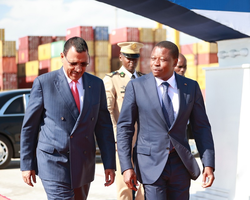 Le Président de la République, Faure Essozimna Gnassingbé et son homologue nigérien, Mohamed Bazoum en visite officielle au Togo, ont procédé ce lundi 20 mars 2023 au lancement de la deuxième phase de Lomé Container Terminal (LCT) au Port autonome de Lomé (PAL).