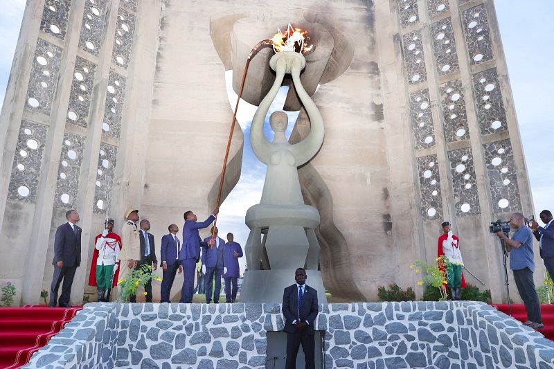Le Président de la République, Faure Essozimna Gnassingbé a rallumé, ce 26 avril 2023, la flamme de l’indépendance, marquant les 63 ans de l’accession du pays à la souveraineté internationale