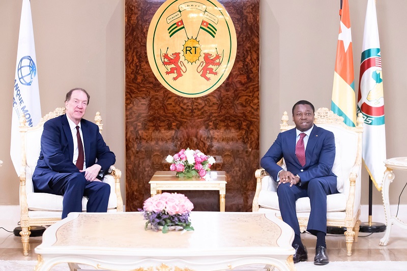 Le Président de la République, Faure Essozimna Gnassingbé, a reçu ce vendredi 31 mars 2023, le président du Groupe de la Banque mondiale, David Malpass, en visite de travail à Lomé.