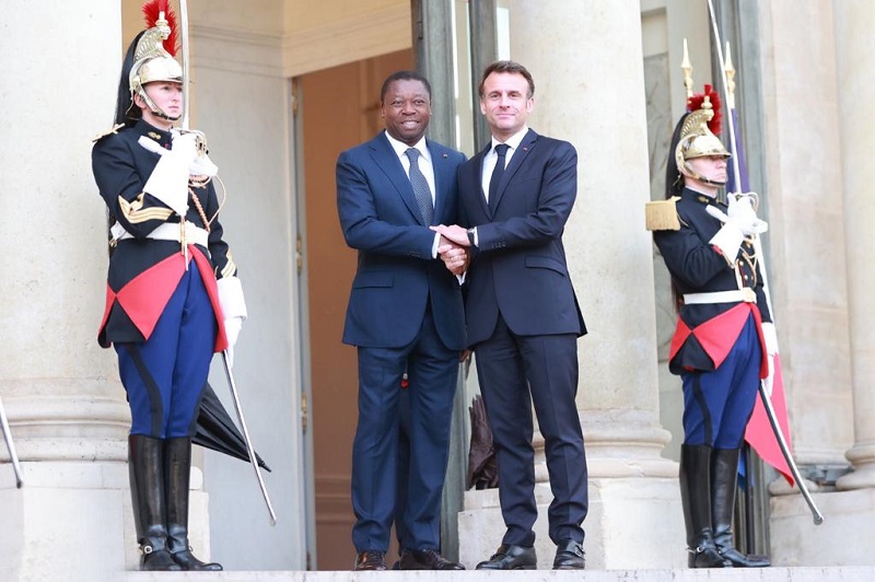 En visite officielle à Paris, le Président de la République, Faure Essozimna Gnassingbé a eu des échanges au cours d’un dîner de travail ce 10 mai 2023 au palais de l’Élysée avec son homologue français, Emmanuel Macron.