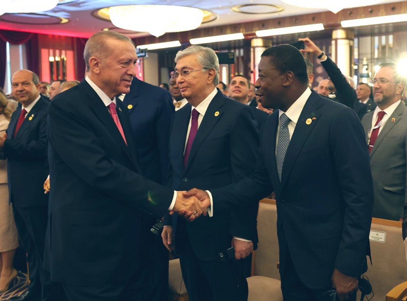 Le chef de l’Etat, Faure Essozimna Gnassingbé, a pris part, ce 03 juin 2023, à Ankara en Turquie, à la cérémonie de prestation de serment du Président Recep Tayyip Erdoğan, réélu pour un nouveau mandat de cinq ans.