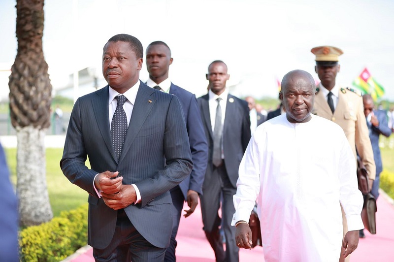 Le Président de la République, Faure Essozimna Gnassingbé, est arrivé ce 9 juillet 203 à Bissau où il participe, à la 63ème session ordinaire de la Conférence des chefs d’État et de gouvernement de la Communauté économique des États de l’Afrique de l’ouest (CEDEAO).