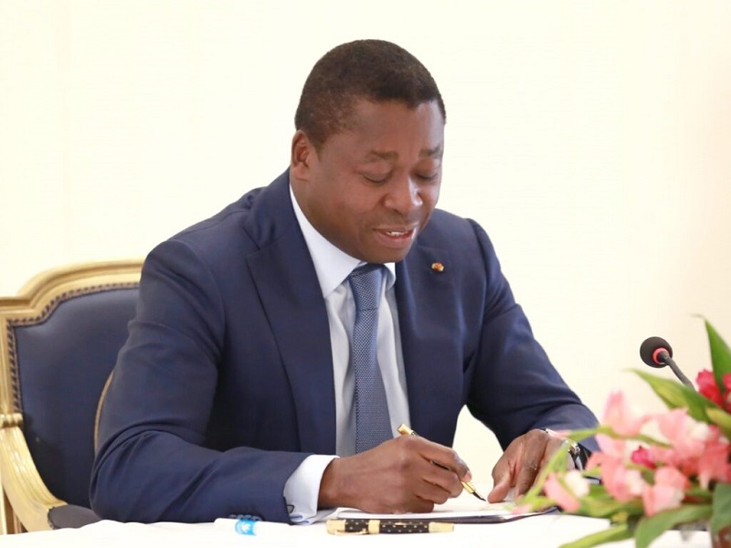 Le chef de l’Etat, Faure Essozimna Gnassingbé a présidé, ce 04 octobre 2023, le Conseil des ministres.  Au cours des travaux, le Conseil a examiné quatre projets de décret et écouté trois communications