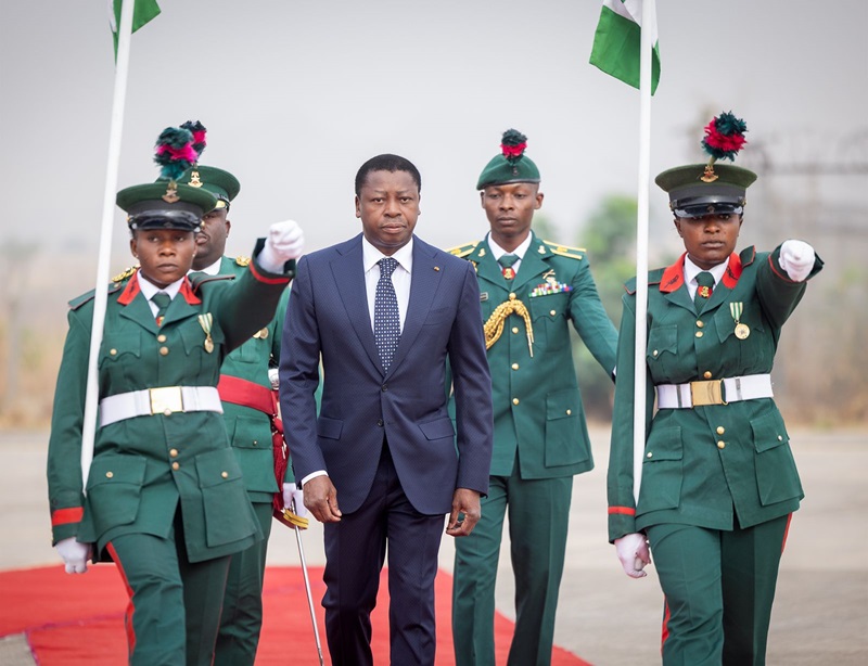Le Président de la République, Faure Essozimna Gnassingbé prend part ce samedi 24 février 2024 à Abuja au Nigéria, aux travaux de la 53ème session extraordinaire de la Conférence des chefs d’État et de gouvernement de la Communauté économique des États de l’Afrique de l’ouest (CEDEAO).