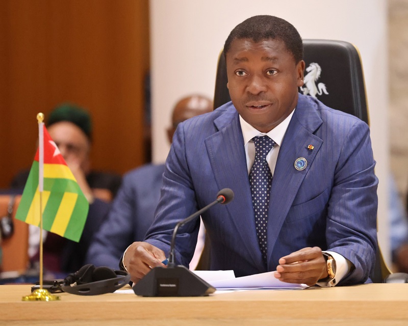Le Président de la République, Faure Essozimna Gnassingbé a promulgué, ce lundi 06 mai 2024, la loi numéro 2024-005 portant révision de la Constitution togolaise.