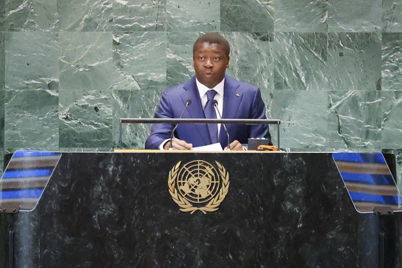 Le Président de la République, Faure Essozimna Gnassingbé a pris part ce 23 septembre 2024 aux travaux du sommet de l’Avenir au siège des Nations-Unies à New York aux États-Unis d’Amérique, une rencontre de haut niveau qui a réuni dirigeants du monde, experts et acteurs de la société civile pour mener des réflexions sur les défis cruciaux de la gouvernance mondiale face aux récents chocs internationaux notamment sanitaire, économique et sécuritaire.