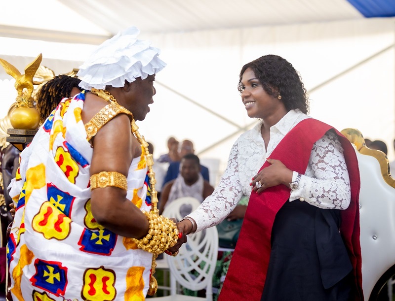 La communauté Adjigo et Alliés a célébré, ce samedi 14 septembre 2024 à Aného, l’apothéose de la septième édition de la fête identitaire « Bakatué-Anèzan » placée sous le thème « Aného, symbole d’une intégration multiethnique, une richesse instaurée par les pères fondateurs ». Le chef de l’Etat, Faure Essozimna Gnassingbé était représenté à ce rendez-vous culturel, par le ministre, Secrétaire général de la Présidence de la République, Sandra Ablamba Johnson.