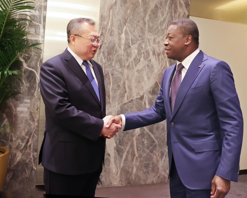 Le Président de la République, Faure Essozimna Gnassingbé s’est entretenu, le 4 septembre 2024 à Pékin, avec Monsieur Liu Jianchao, Ministre de la Coopération Internationale du Parti communiste chinois (PCC). C’était en marge des travaux du neuvième sommet du Forum économique sino-africain (FOCAC2024).