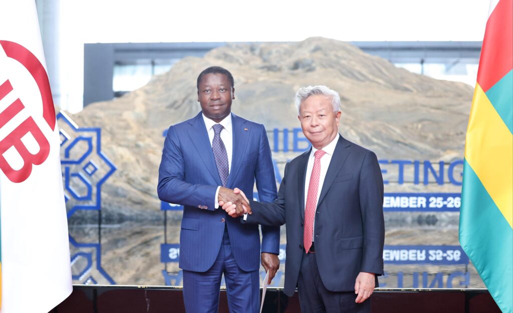 Le séjour du Président de la République, Faure Essozimna Gnassingbé en Chine, a été marqué par plusieurs activités diplomatiques et économiques notamment la cérémonie officielle de l’adhésion du Togo à Banque asiatique d'investissement des infrastructures (AIIB), la présentation des projets d’innovations technologiques de la Société Huawei et des rencontres fructueuses avec des investisseurs ainsi que des personnalités du monde politique et sécuritaire.