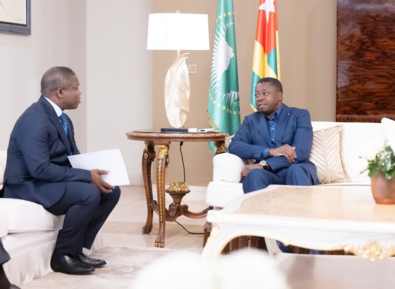 Le Président de la République, Faure Essozimna Gnassingbé a reçu ce jeudi 19 septembre 2024, une délégation gabonaise conduite par le ministre des Transports, de la marine marchande et de la mer, Monsieur Dieudonné Loïc Ndinga Moudouma.