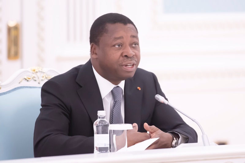 A l’orée de la rentrée scolaire 2024-2025, le gouvernement togolais, sous le leadership du Président de la République Faure Essozimna Gnassingbé, déploie une série de mesures pour garantir une transition harmonieuse et sereine dans le secteur éducatif.