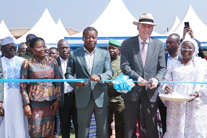 Le nouveau marché central de la ville de Sokodé a ouvert ses portes, ce jeudi 16 janvier 2025, au cours d’une cérémonie de remise officielle de cette infrastructure marchande, présidée par le chef de l’Etat, Faure Essozimna Gnassingbé.