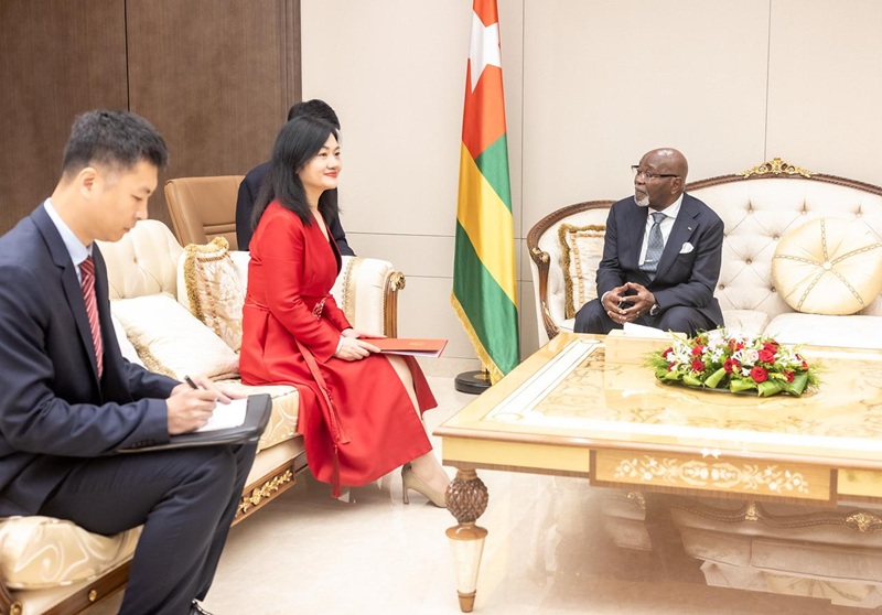 L’excellente qualité des relations d’amitié et de coopération sino-togolaise a été réaffirmée ce mardi 29 juillet 2025 à travers la présentation des lettres de créance au Président de la République, Jean-Lucien Kwassi Lanyo Savi de Tové par la nouvelle ambassadrice de Chine, Wang Min.