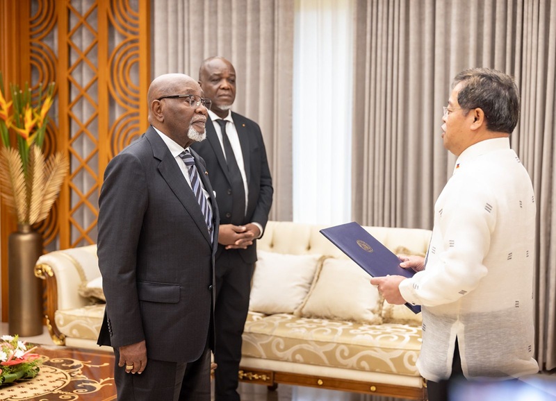 Mersole Jala Mellejor Ambassadeur des Philippines présente ses lettres de créance